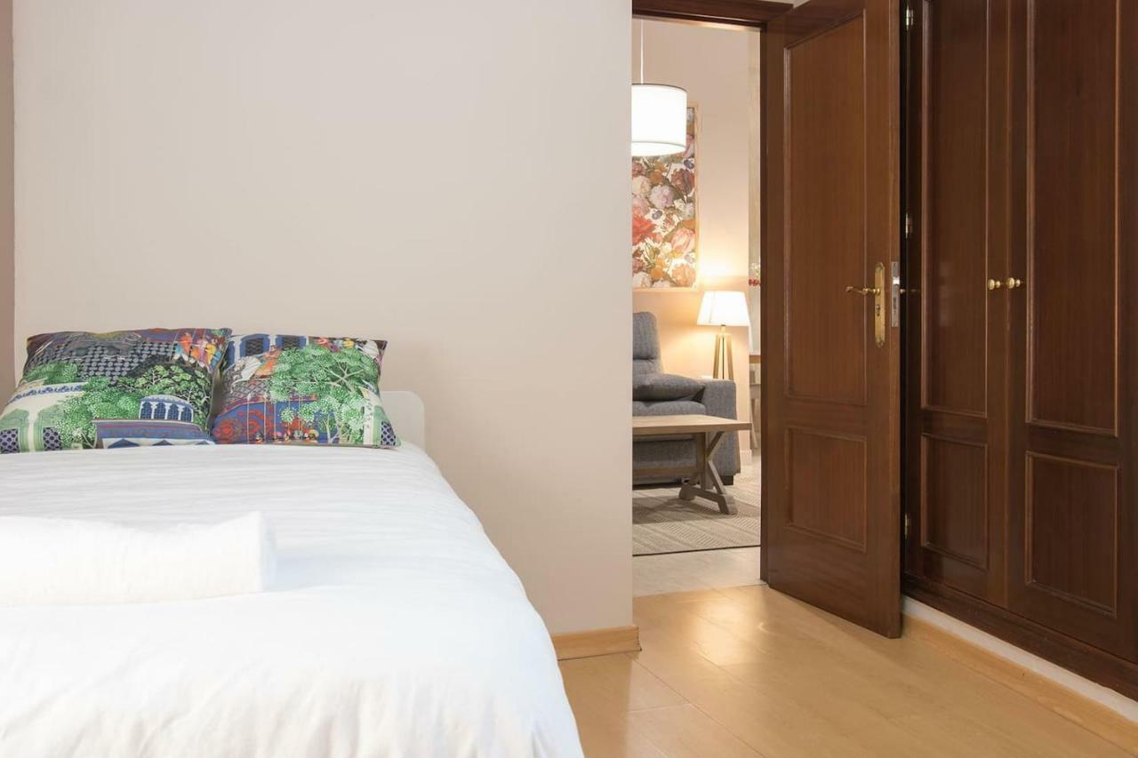 Abades Cathedral Oasis Apartment Seville Luaran gambar