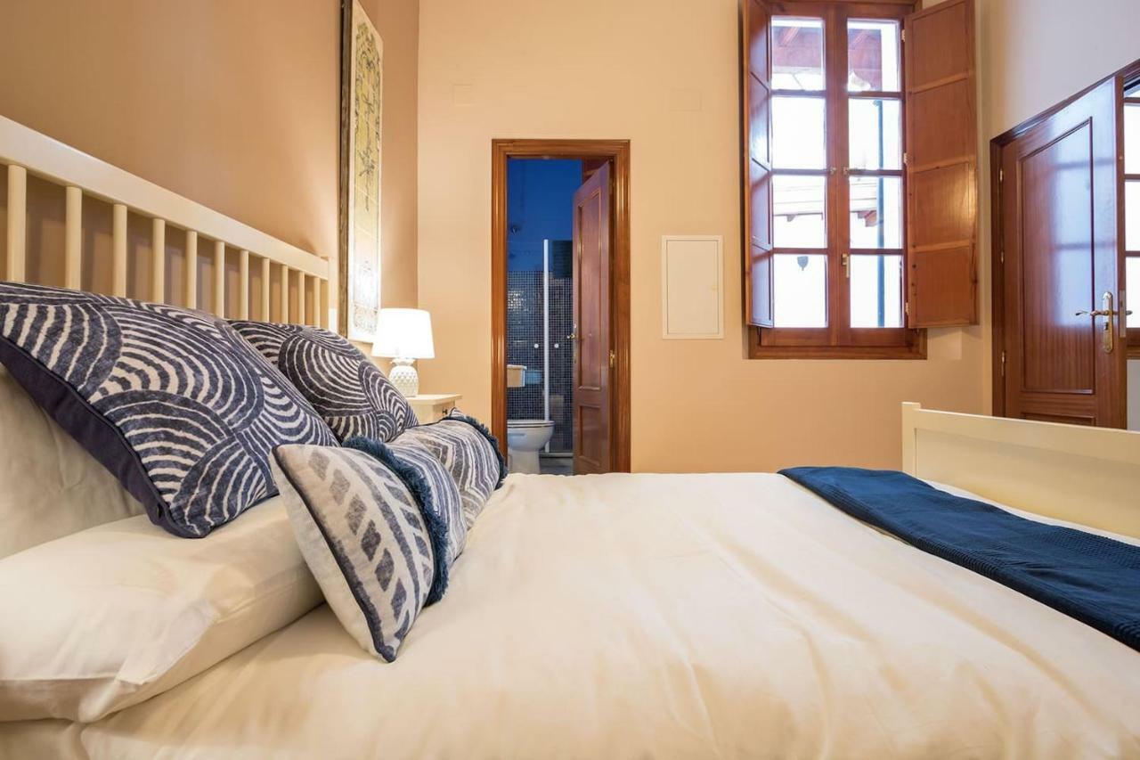 Abades Cathedral Oasis Apartment Seville Luaran gambar