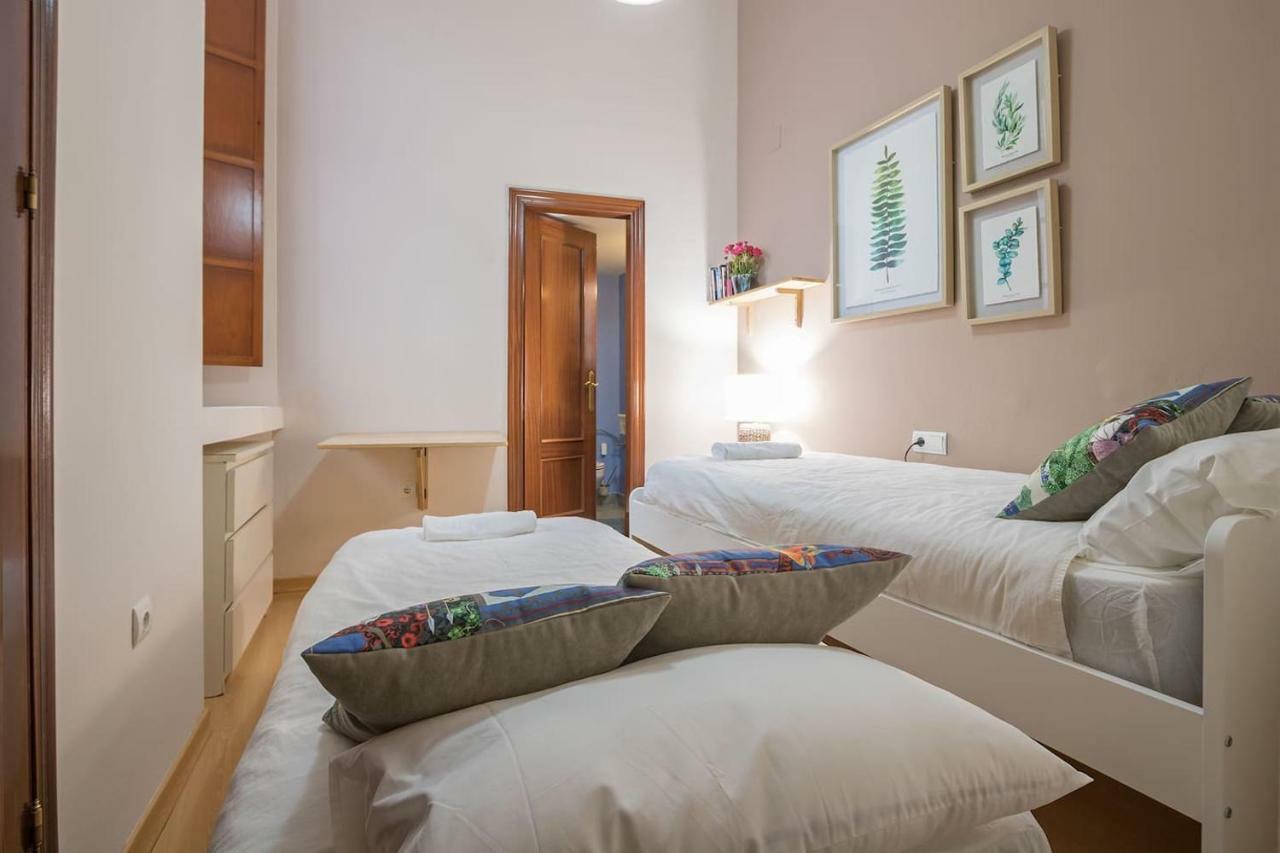 Abades Cathedral Oasis Apartment Seville Luaran gambar